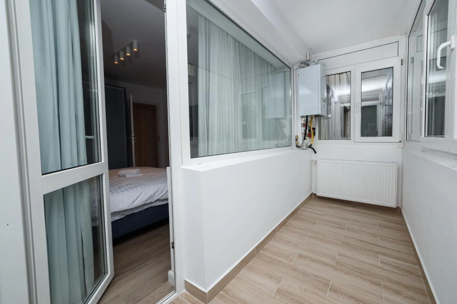 Modern Central Apartment - Subway Bucharest