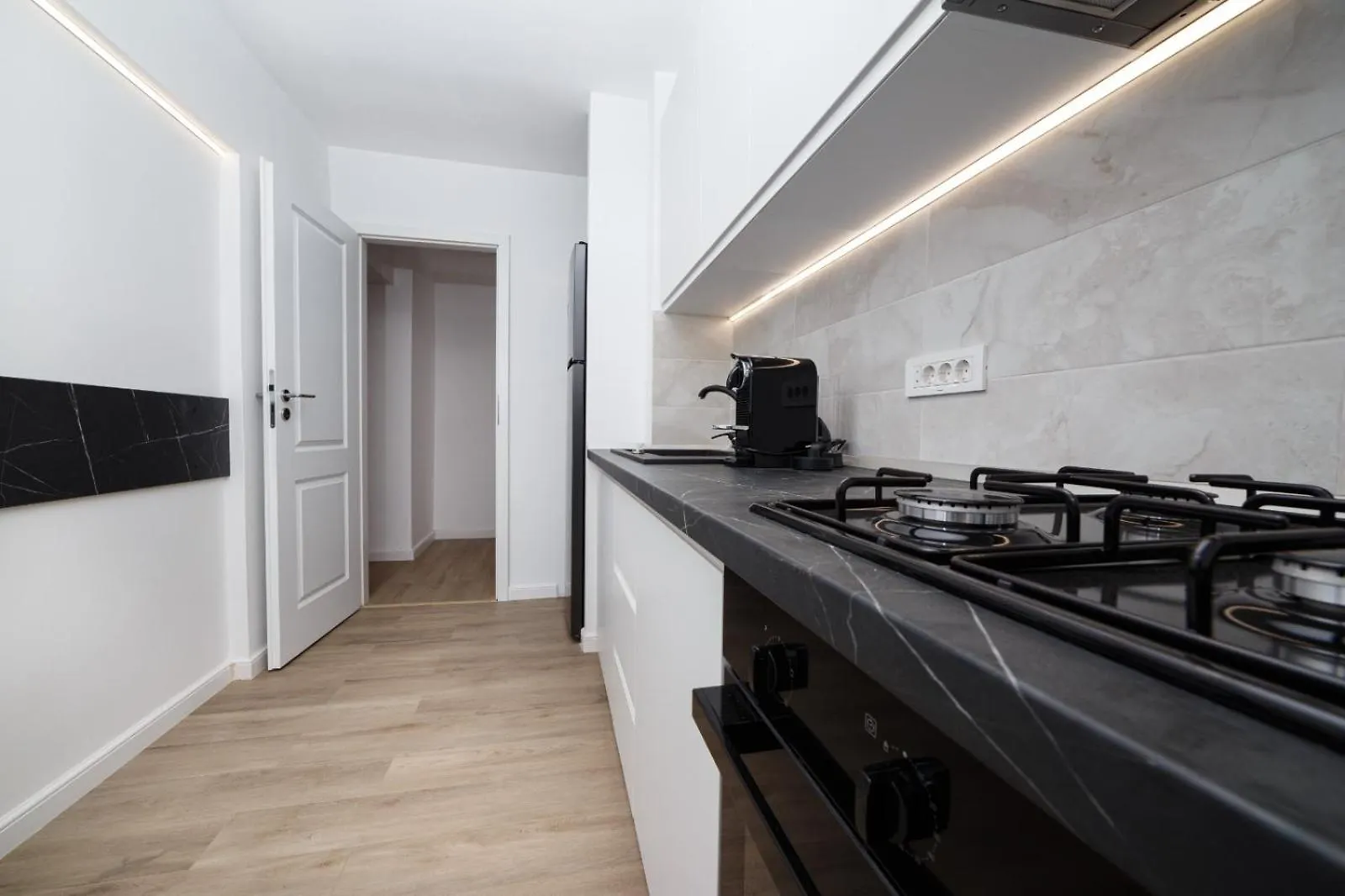 Modern Central Apartment - Subway Bucharest