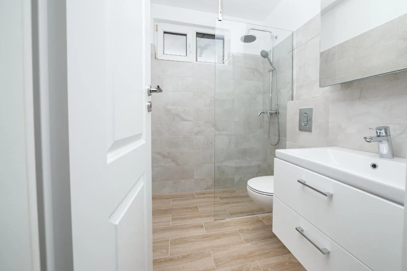 Modern Central Apartment - Subway Bucharest Romania